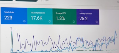 企业团队会议讨论与诚挚沟通的场景